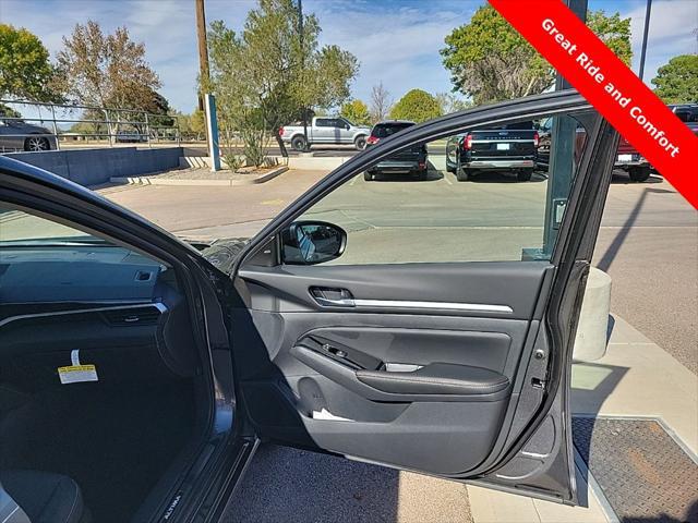 2025 Nissan Altima SR FWD