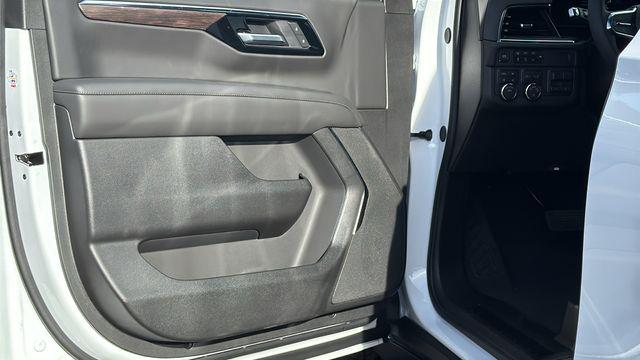 2026 Chevrolet Suburban LS, 4WD