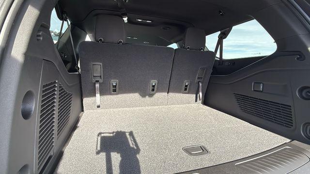 2026 Chevrolet Suburban LS, 4WD