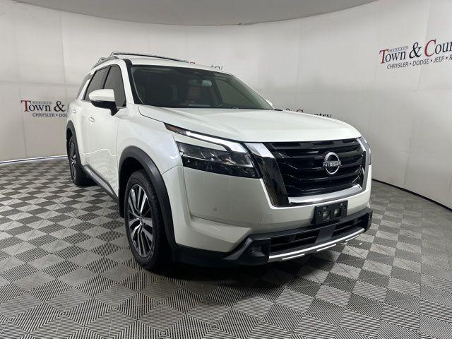 2022 Nissan Pathfinder Platinum 4WD 2022 Nissan Pathfinder Platinum 4WD