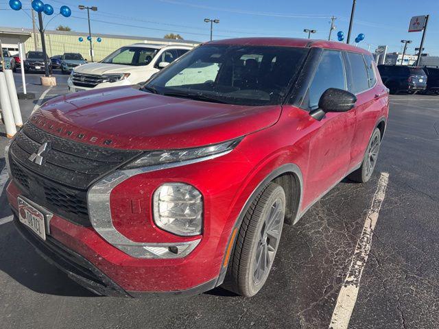 2022 Mitsubishi Outlander 2022 Mitsubishi Outlander