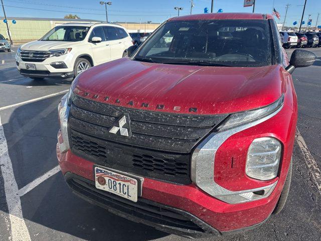 2022 Mitsubishi Outlander 2022 Mitsubishi Outlander