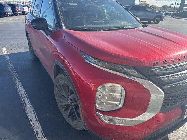 2022 Mitsubishi Outlander 2022 Mitsubishi Outlander