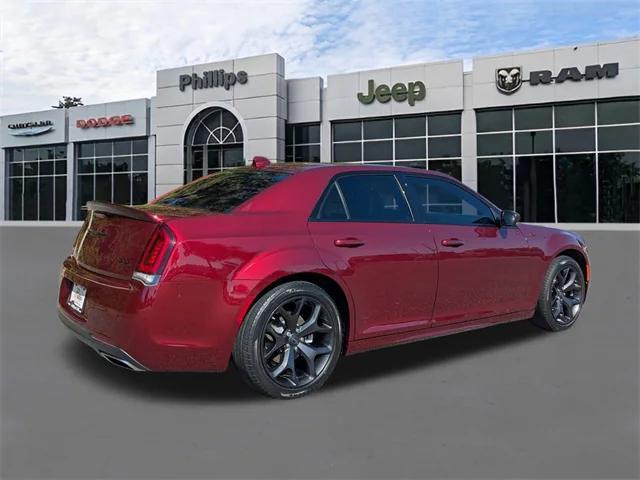 2022 Chrysler 300 S