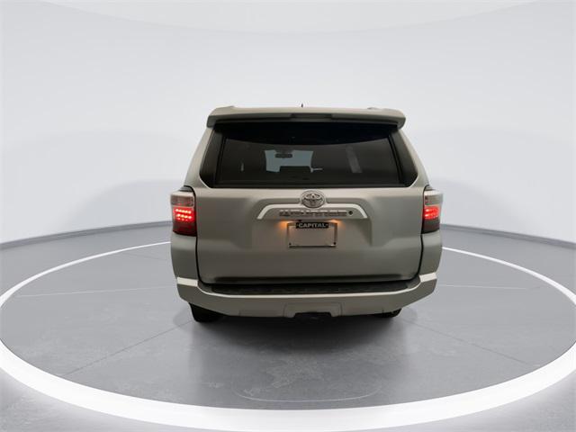 2017 Toyota 4Runner SR5 2017 Toyota 4Runner SR5