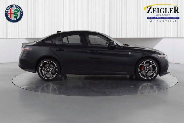 2024 Alfa Romeo Giulia Ti AWD 2024 Alfa Romeo Giulia Ti AWD