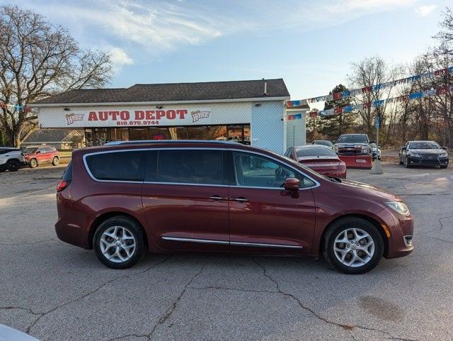 2017 Chrysler Pacifica Touring-L Plus 2017 Chrysler Pacifica Touring-L Plus