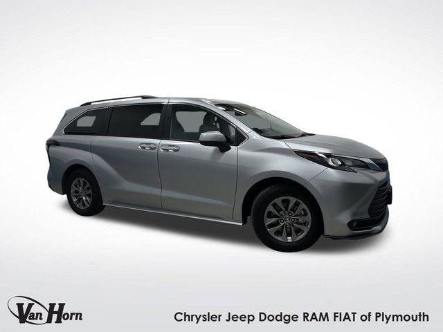 2025 Toyota Sienna XLE 2025 Toyota Sienna XLE