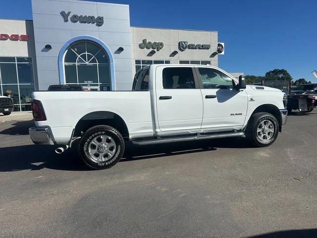 2023 RAM 3500 Big Horn Crew Cab 4x4 8 Box 2023 RAM 3500 Big Horn Crew Cab 4x4 8 Box