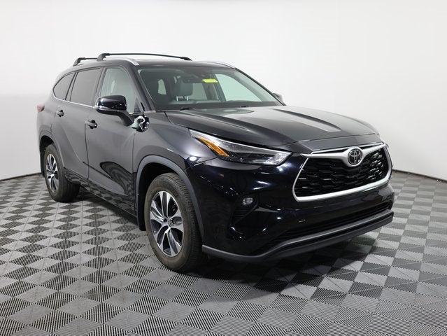 2022 Toyota Highlander XLE 2022 Toyota Highlander XLE