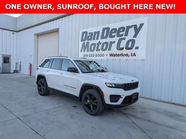 2023 Jeep Grand Cherokee Altitude 4x4 2023 Jeep Grand Cherokee Altitude 4x4