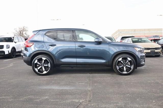 2021 Volvo XC40 T5 Momentum 2021 Volvo XC40 T5 Momentum