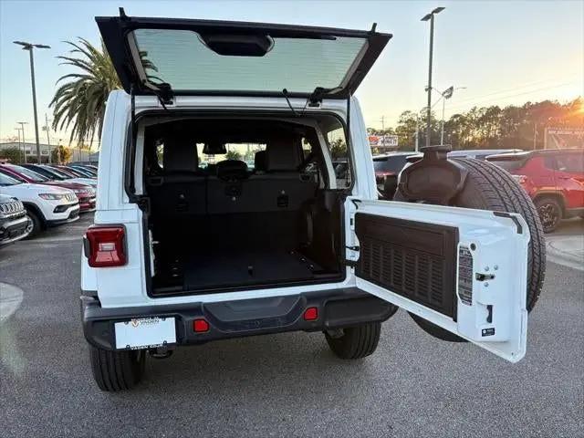 2026 Jeep Wrangler 4-Door Sahara 4x4