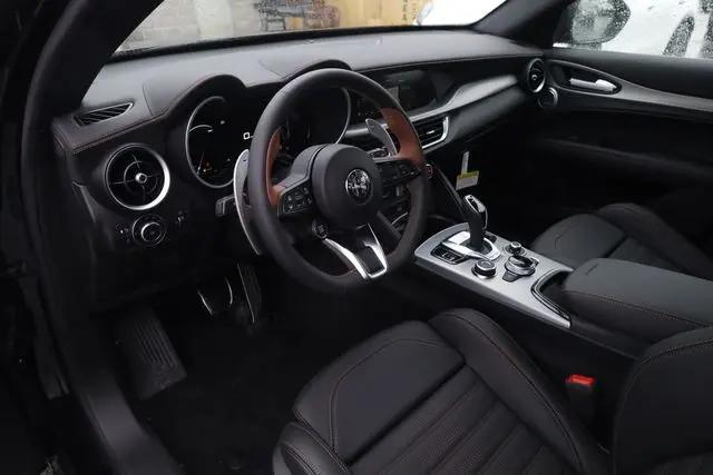 2025 Alfa Romeo Stelvio Sprint AWD