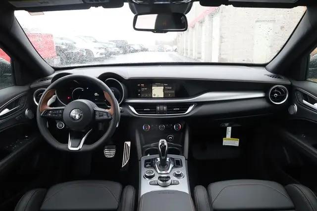 2025 Alfa Romeo Stelvio Sprint AWD