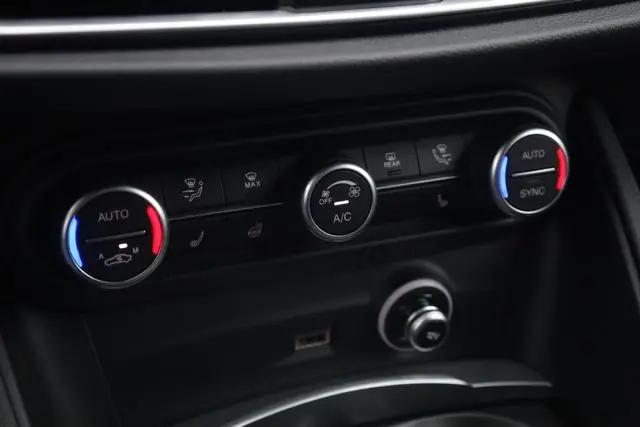 2025 Alfa Romeo Stelvio Sprint AWD