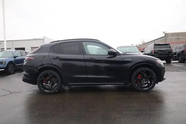 2025 Alfa Romeo Stelvio Sprint AWD