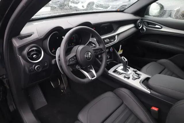 2025 Alfa Romeo Stelvio Sprint AWD