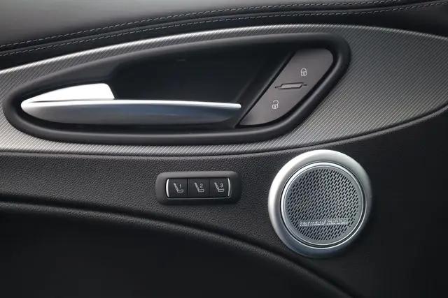 2025 Alfa Romeo Stelvio Sprint AWD