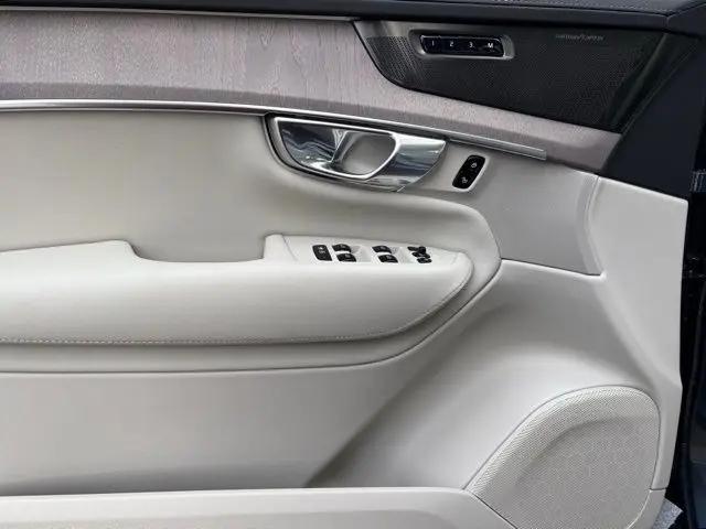2026 Volvo XC90 Plug-In Hybrid Ultra, T8 AWD, Electric/Gasoline, Bright, 7 Seats