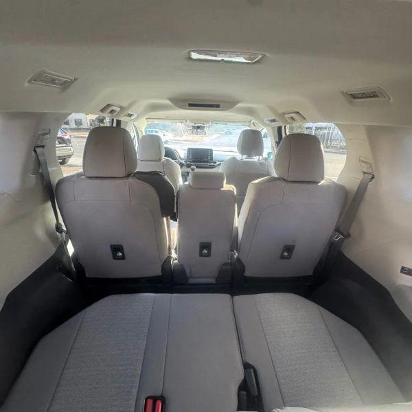 2024 Toyota Sienna LE
