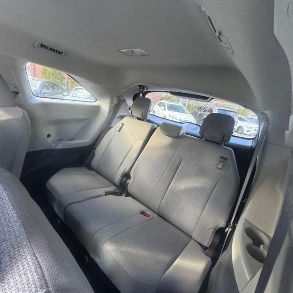 2024 Toyota Sienna LE