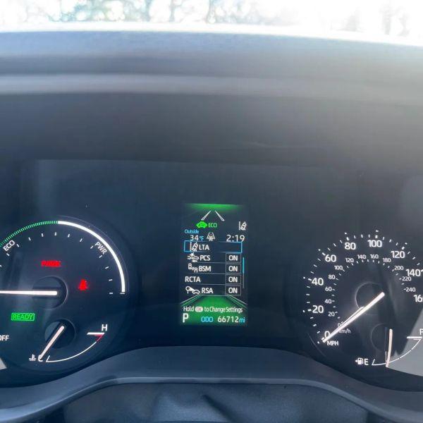 2024 Toyota Sienna LE