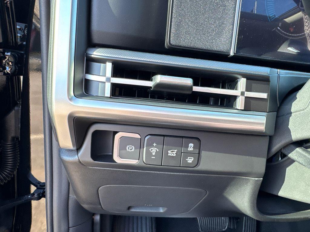 New 2026 Black HYUNDAI XRT AWD image 22