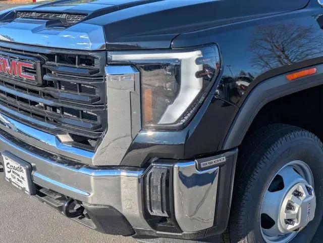 2025 GMC Sierra 3500HD Pro