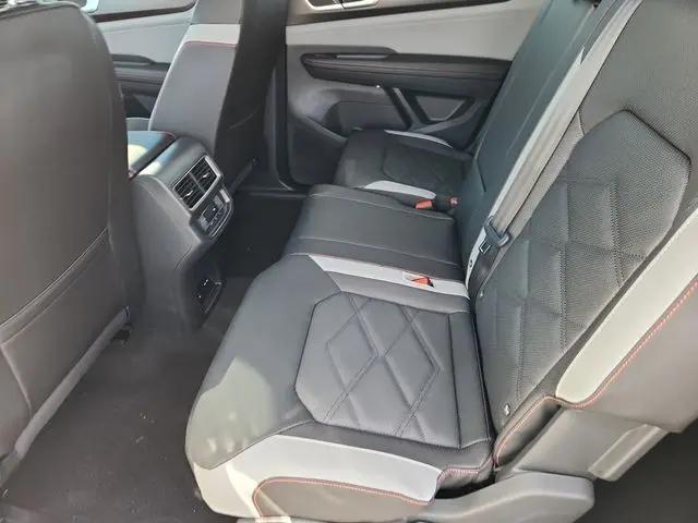 2026 Volkswagen Atlas Peak Edition