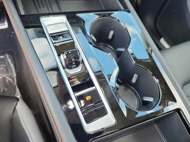 2026 Volkswagen Atlas Peak Edition