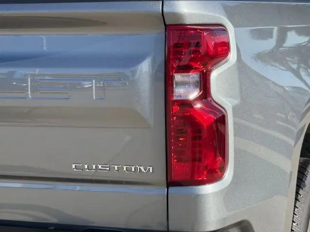 2026 Chevrolet Silverado 1500 2WD Crew Cab Short Bed Custom