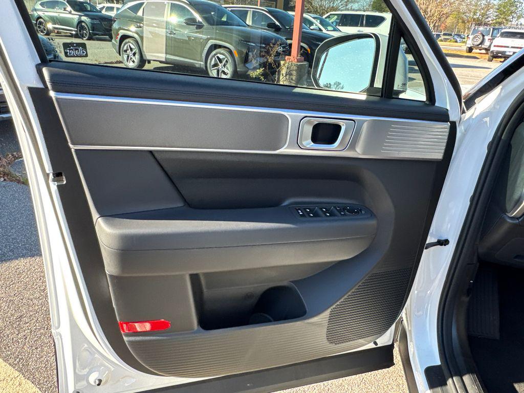 New 2026 White HYUNDAI SE image 11