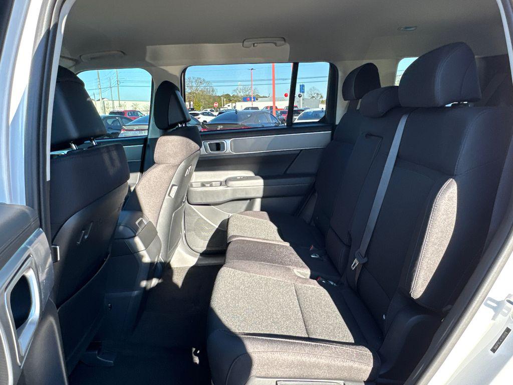 New 2026 White HYUNDAI SE image 12