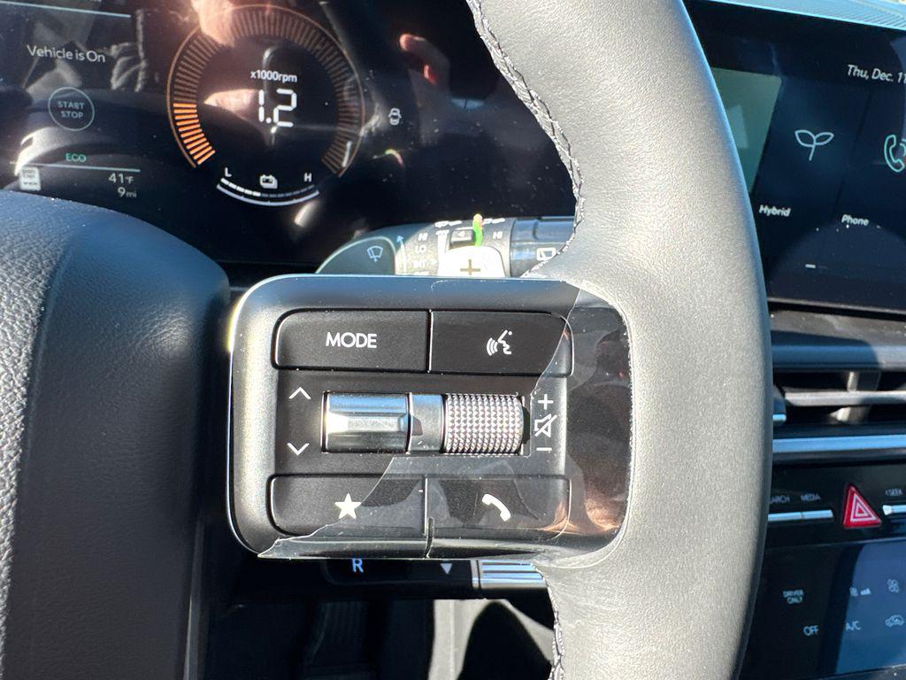 New 2026 White HYUNDAI SE image 17