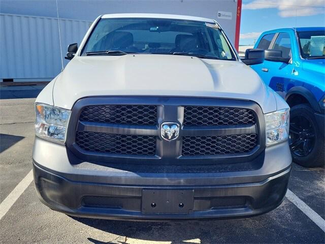 2024 RAM 1500 Classic Tradesman Crew Cab 4x2 57 Box 2024 RAM 1500 Classic Tradesman Crew Cab 4x2 57 Box