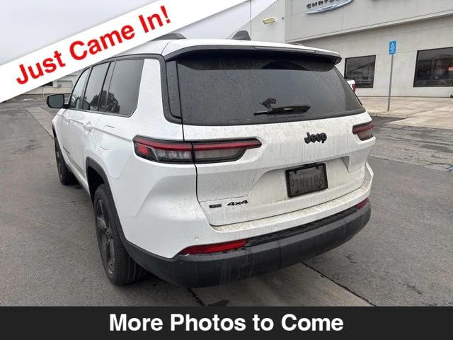 2022 Jeep Grand Cherokee L Altitude 4x4 2022 Jeep Grand Cherokee L Altitude 4x4