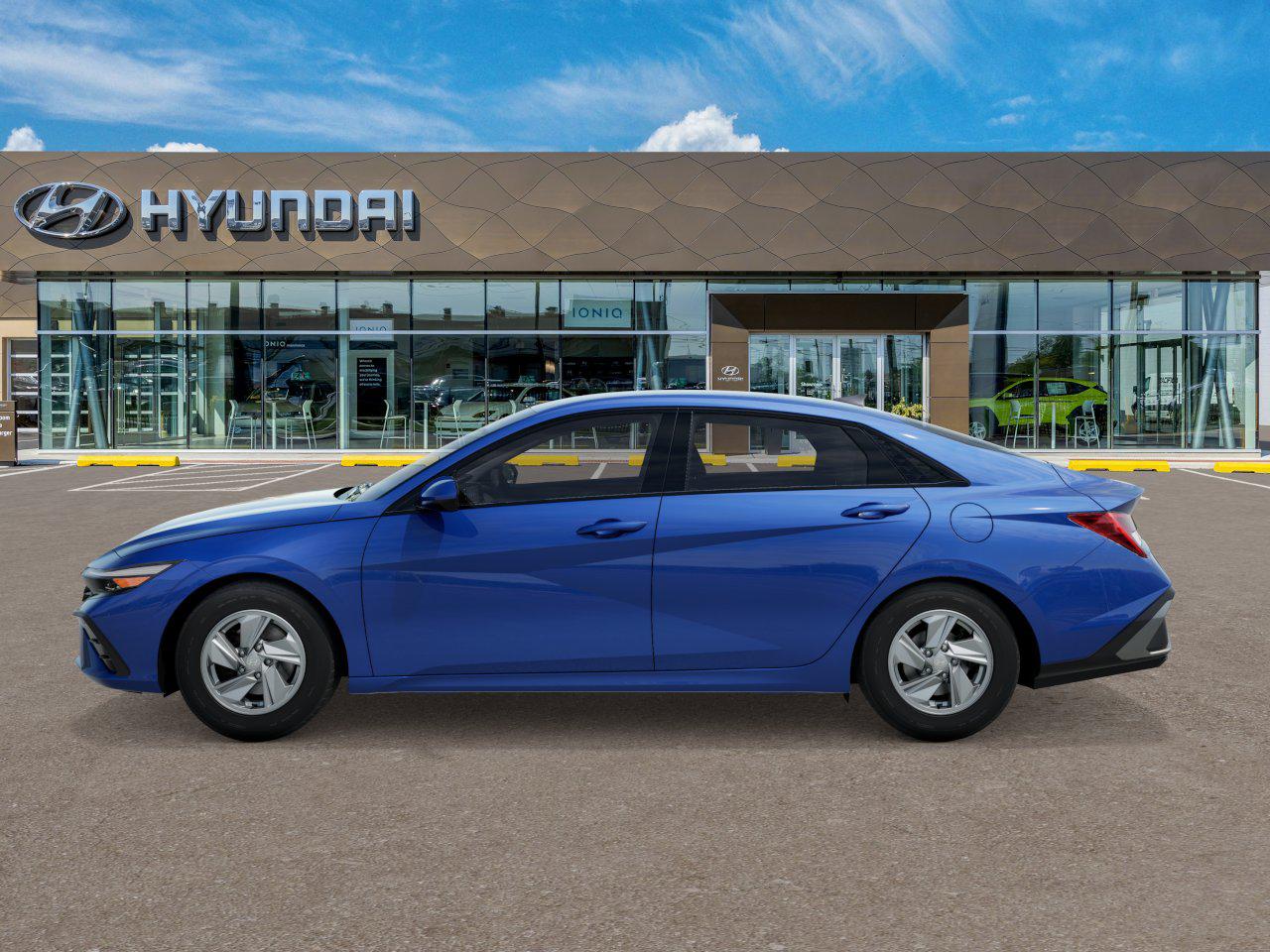 2025 Hyundai Elantra SE photo 3