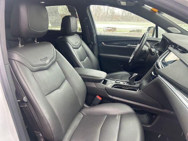 2022 Cadillac XT5 AWD Premium Luxury