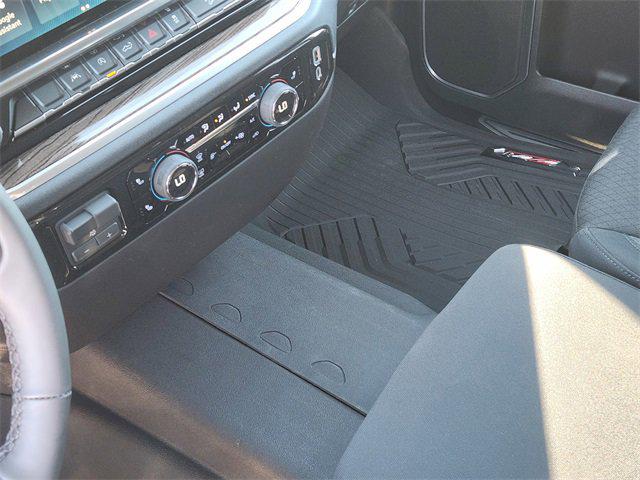 2026 Chevrolet Silverado 1500 4WD Crew Cab Standard Bed LT