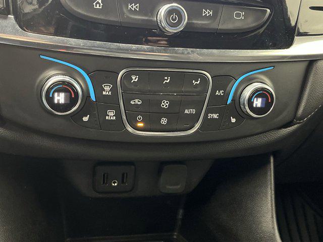 2023 Chevrolet Traverse AWD LT Cloth