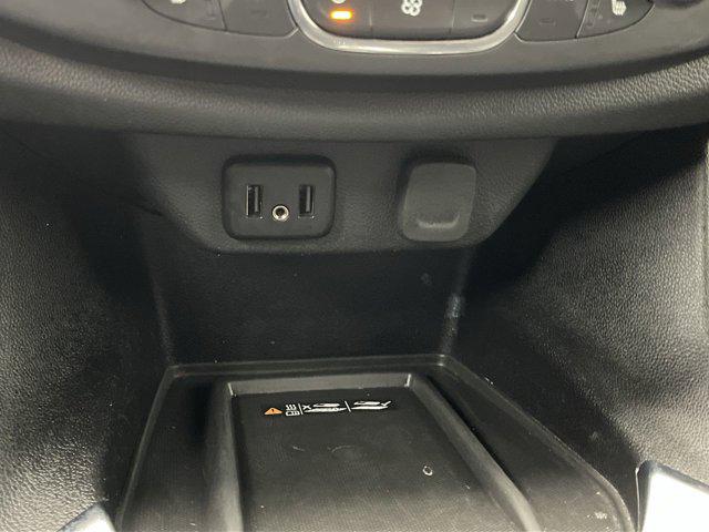 2023 Chevrolet Traverse AWD LT Cloth