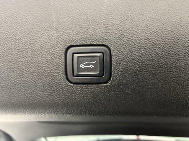 2023 Chevrolet Traverse AWD LT Cloth
