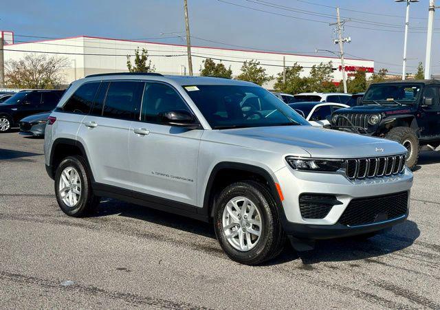 2025 Jeep Grand Cherokee GRAND CHEROKEE LAREDO X 4X2