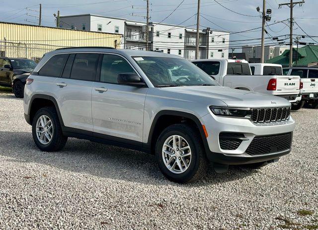 2025 Jeep Grand Cherokee GRAND CHEROKEE LAREDO 4X2