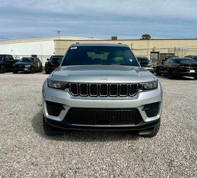 2025 Jeep Grand Cherokee GRAND CHEROKEE LAREDO 4X2