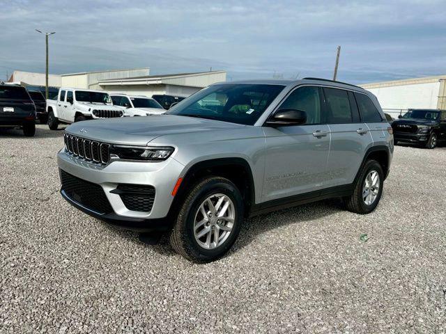 2025 Jeep Grand Cherokee GRAND CHEROKEE LAREDO 4X2
