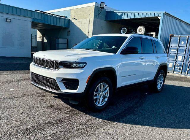 2025 Jeep Grand Cherokee GRAND CHEROKEE LAREDO X 4X2