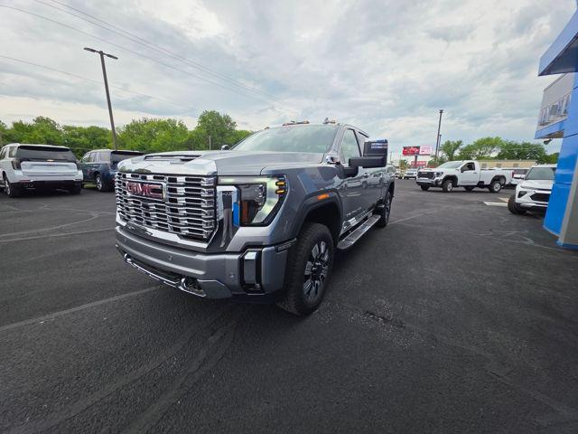 2026 GMC Sierra 2500HD Crew Cab, Standard Bed, Denali, 4WD