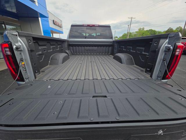 2026 GMC Sierra 2500HD Crew Cab, Standard Bed, Denali, 4WD